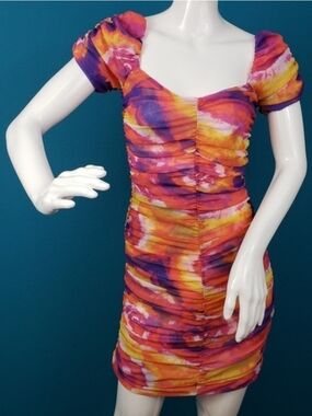 🆕️ 🌴 URBAN OUTFITTERS Tie Dye Mini Dress // (NWT)